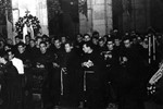 Bogoslovi i Božji narod nisu prestajali hodočastiti na Blaženikov grob i utjecati mu se u zagovor.